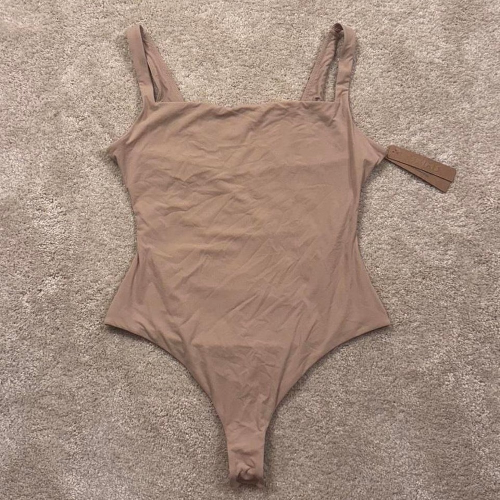 Skims Fits Everybody Square Neck Bodysuit in Mica NWT Size L